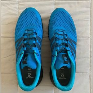 Salomon Men’s Hiking Shoe size 9